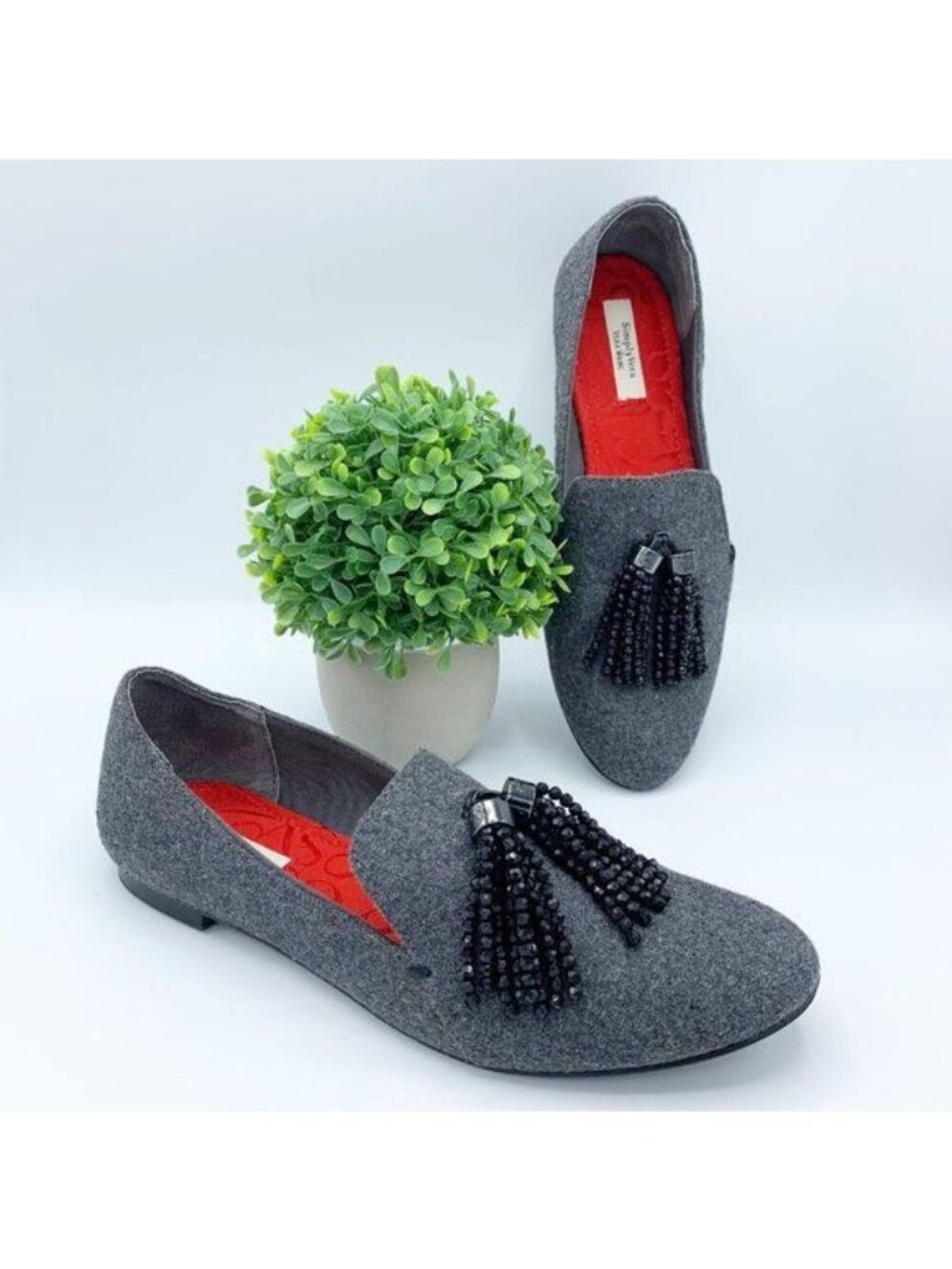 SIMPLY VERA VERA WANG GRAY BEADED TASSEL FLATS SZ 8.5 MED